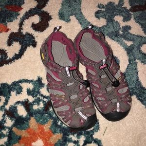 Waterproof keen hiking ❤️🎀